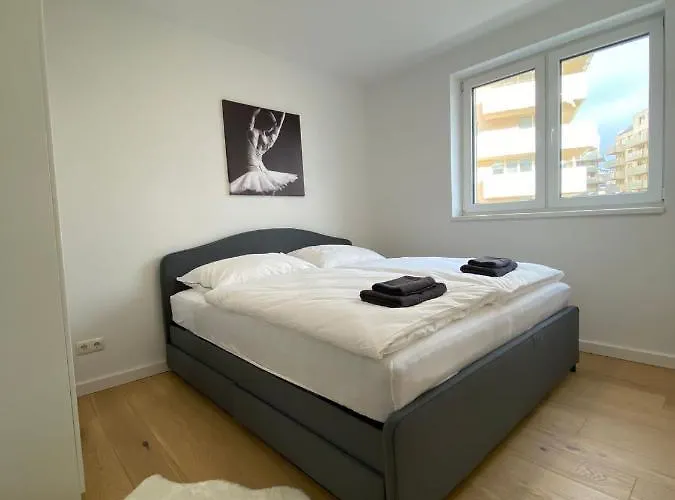 Apartment 2-room 150m To Metro *