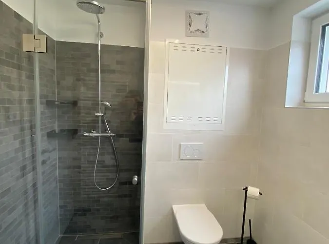 2-room 150m To Metro *